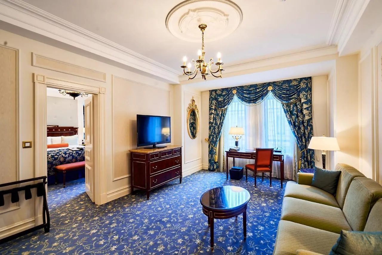 Fairmont Grand Hotel Kyiv 5*,