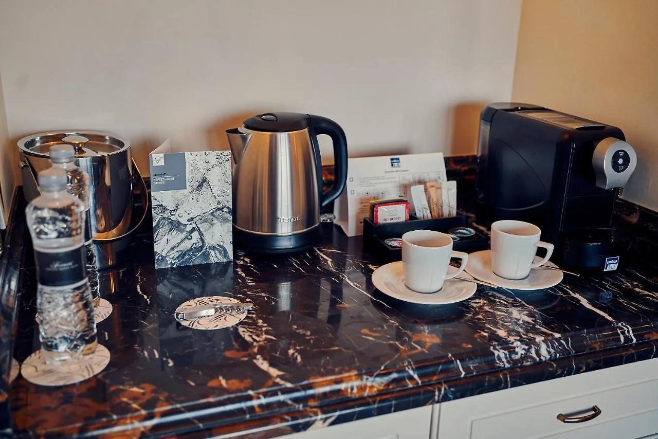 Fairmont Grand Hotel Kyiv 5*,
