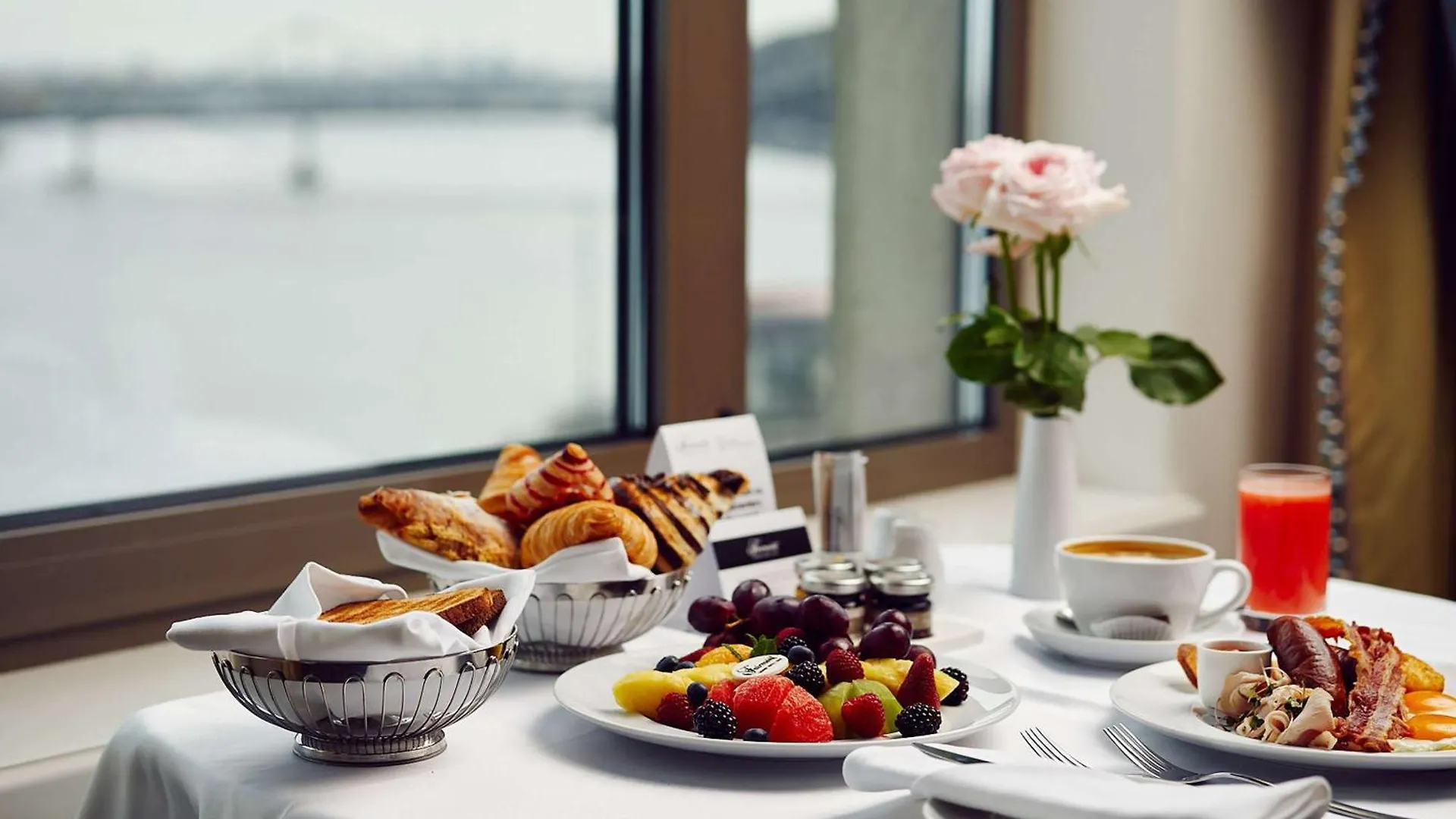 Fairmont Grand Hotel Kyiv