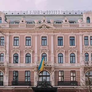 https://grand.hotelslviv.net