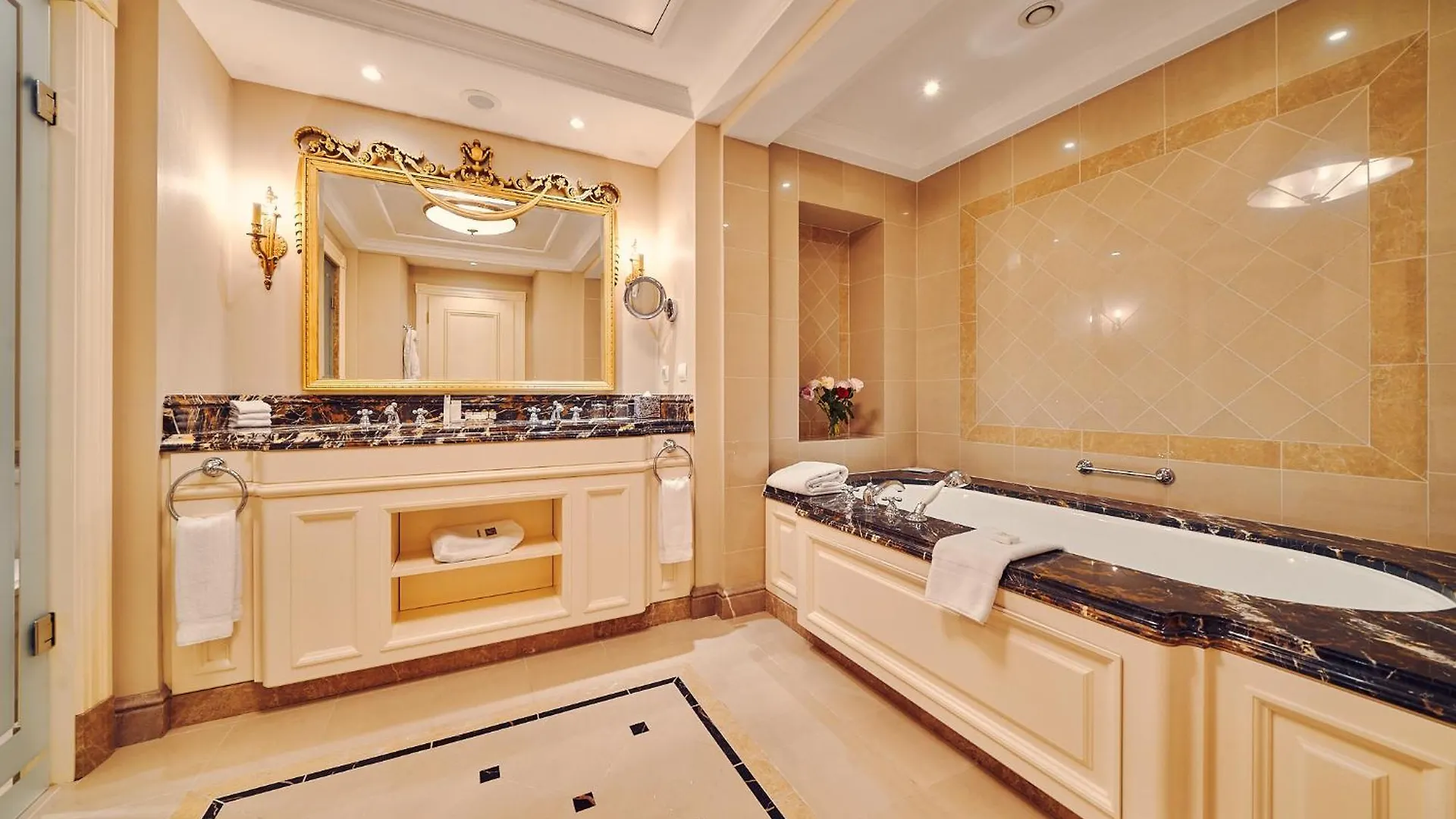 Fairmont Grand Hotel Kiev Ucraina